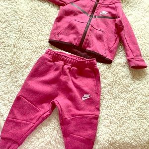 Nike tracksuit jacket + pants